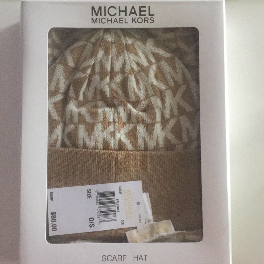 Michael Kors Tan Scarf and Hat. NEW